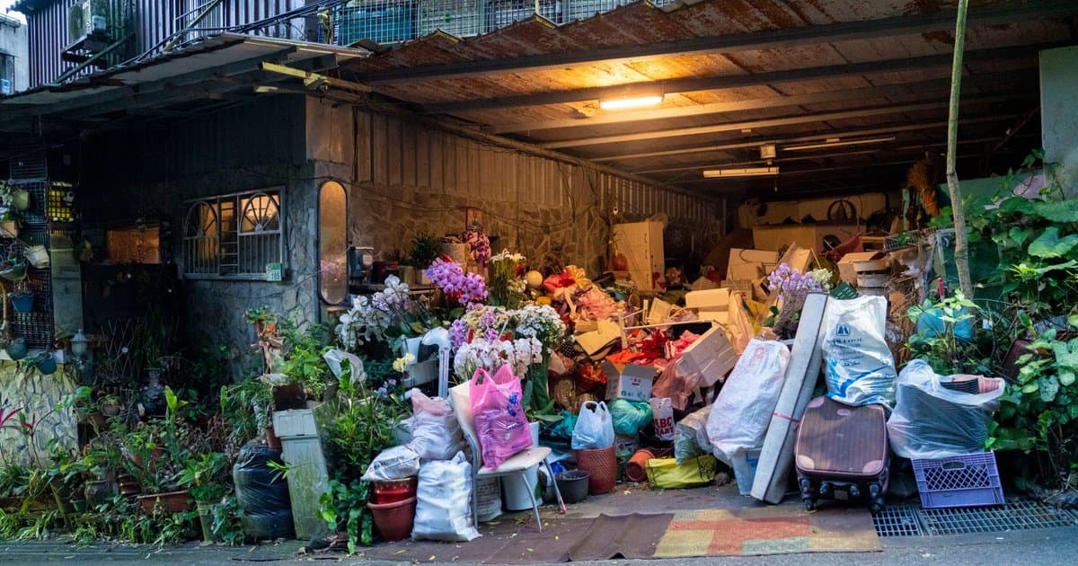 What a Cluttered Home Is Really Doing to Your Focus