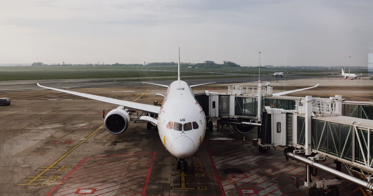 The Real Reason Airport Currency Exchanges Cost You