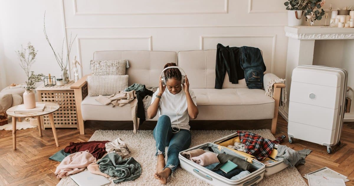 7 Travel Habits That Quietly Ruin a Good Trip