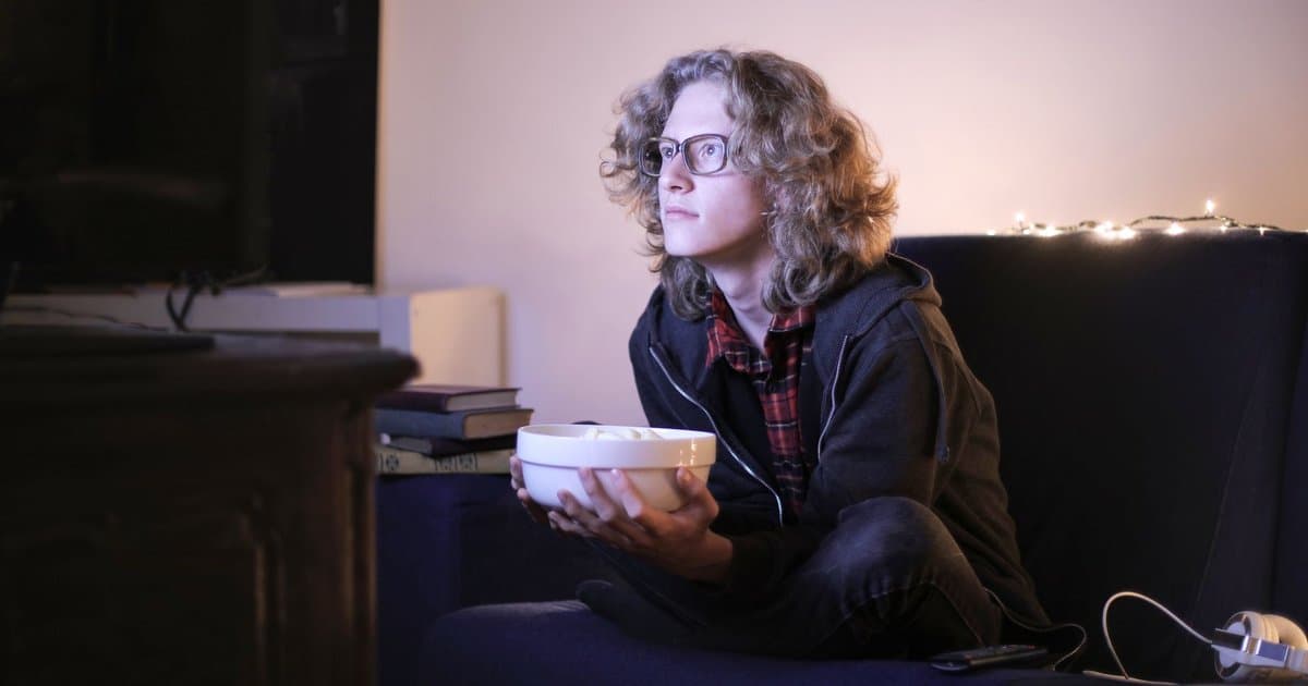Binge Watching Is Quietly Ruining Good Television