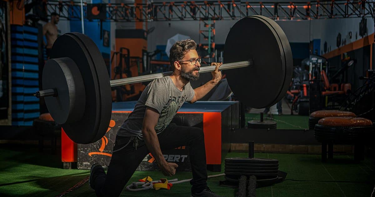 5 Pulling Moves That Will Fix Your Weak Back