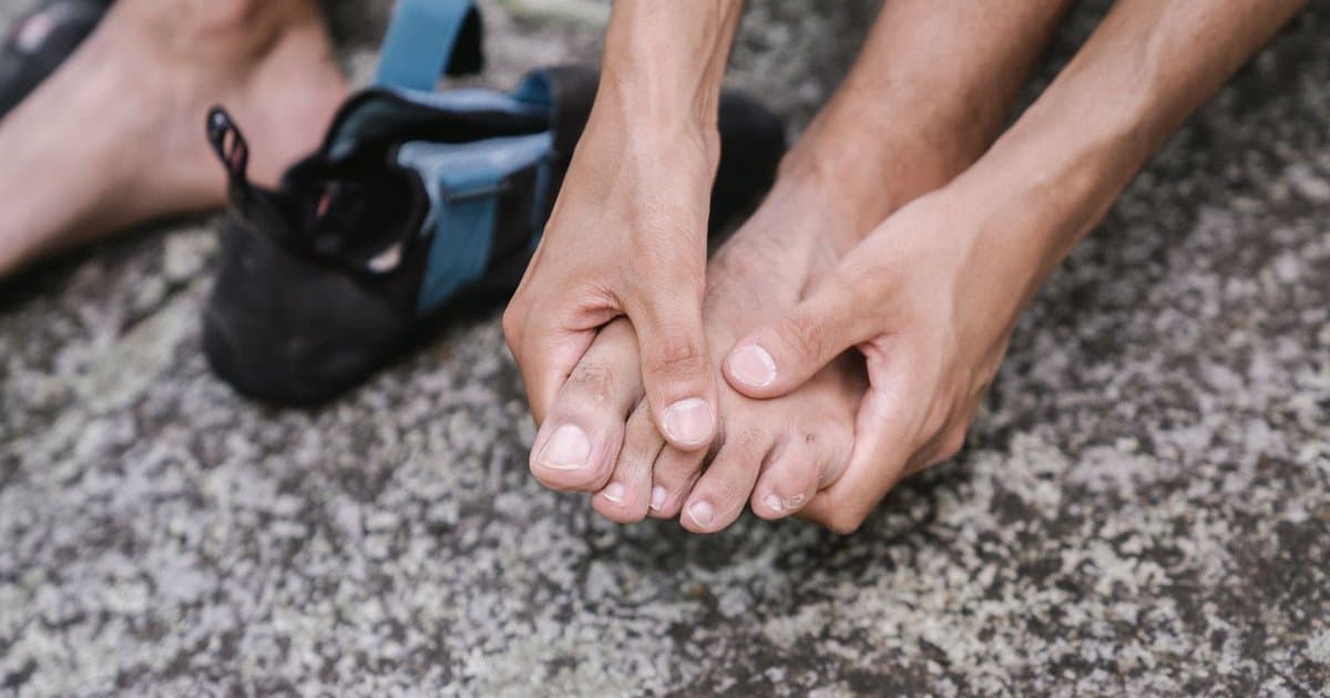 4 Reasons Your Feet Hurt When You Get Out of Bed