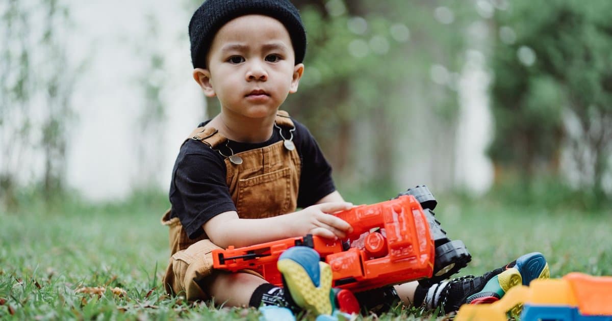 Why Fewer Toys Lead to Better Play
