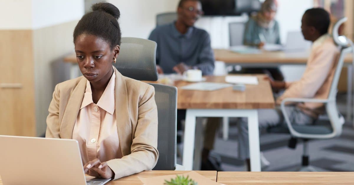 5 Habits That Quietly Get People Promoted