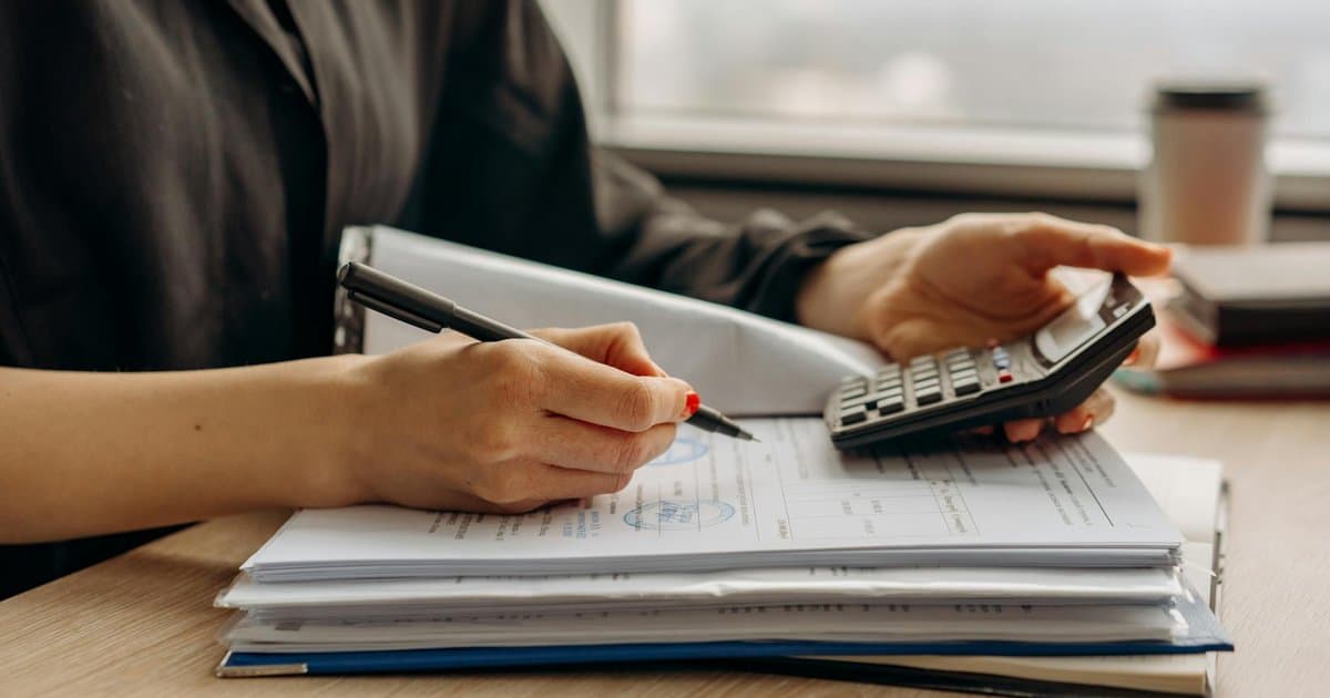 5 Quiet Money Habits That Build Wealth Over Time