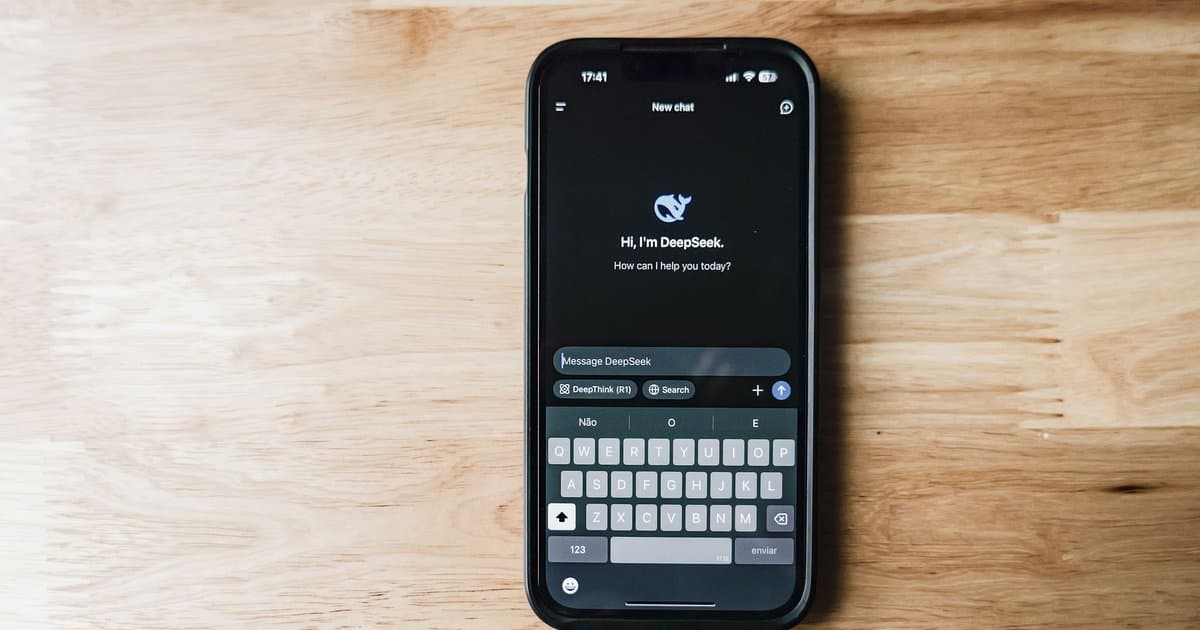 What Your Phone Keyboard App Can Actually See