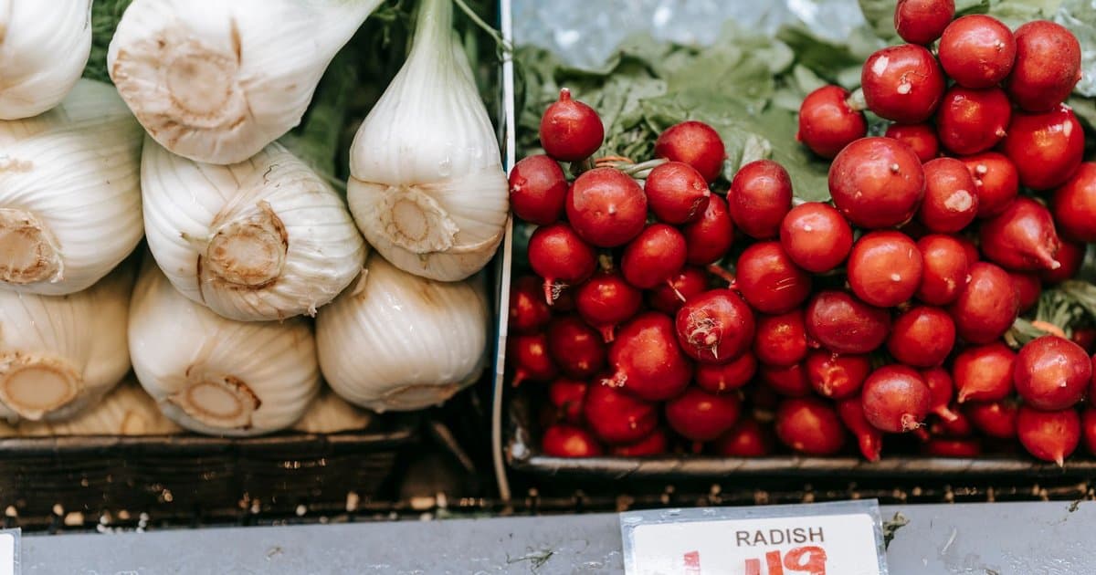 3 Foods You Should Never Store Next to Bananas
