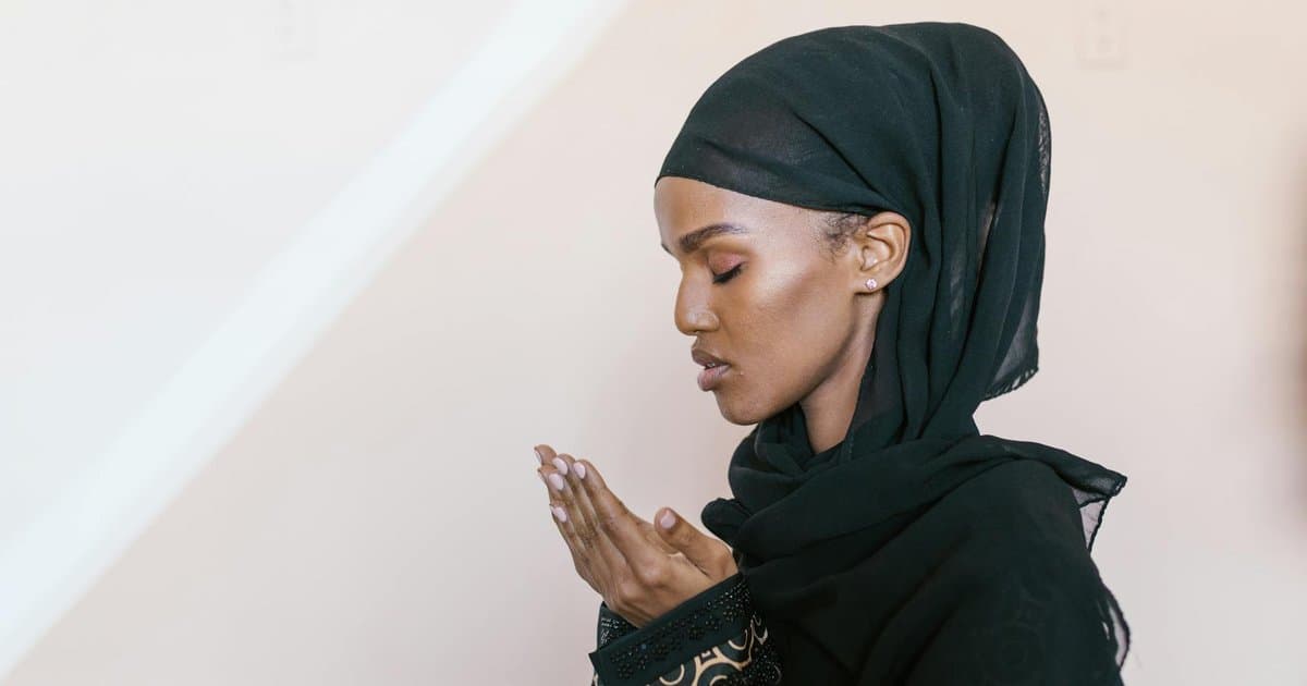 You Won't Believe What Praying Out Loud Does to Your Brain