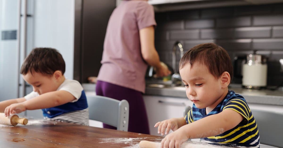 Having Kids Helps Dads' Careers and Hurts Moms'