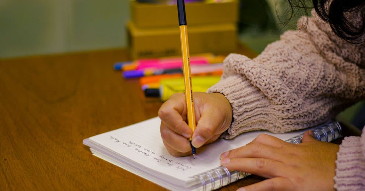 The Note-Taking Habit That Outperforms Your Laptop