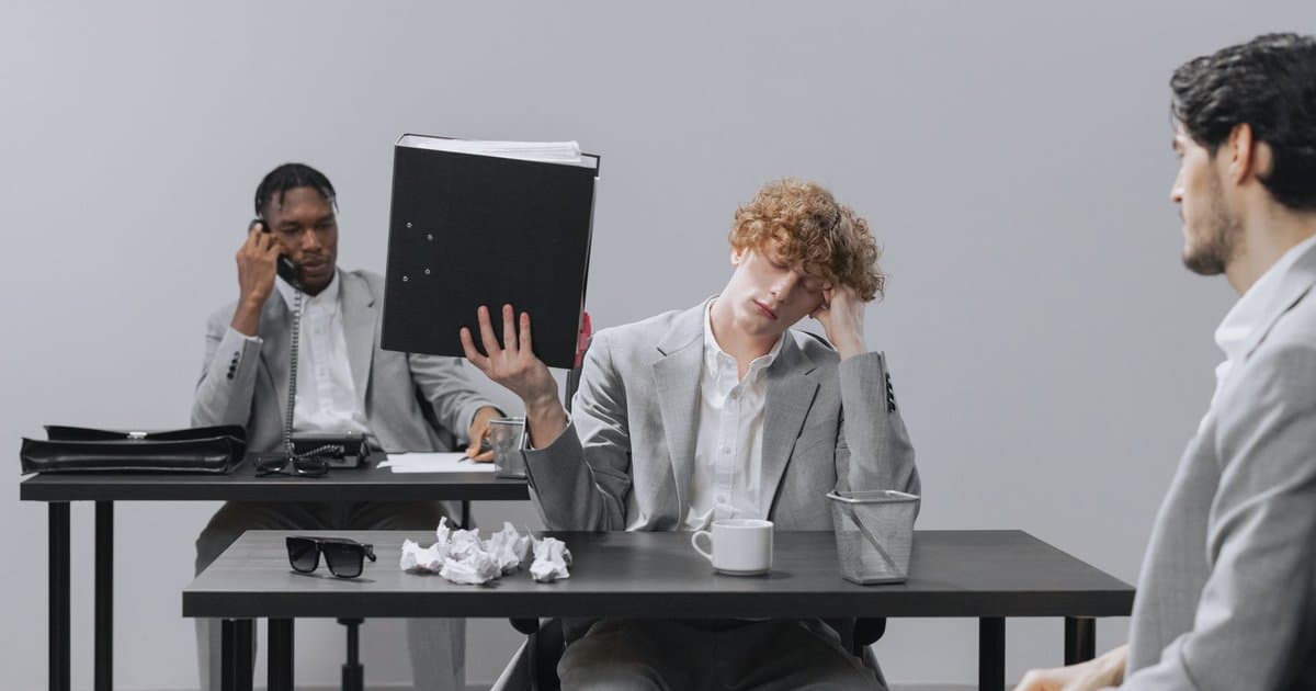 4 Signs of Burnout People Mistake for Laziness