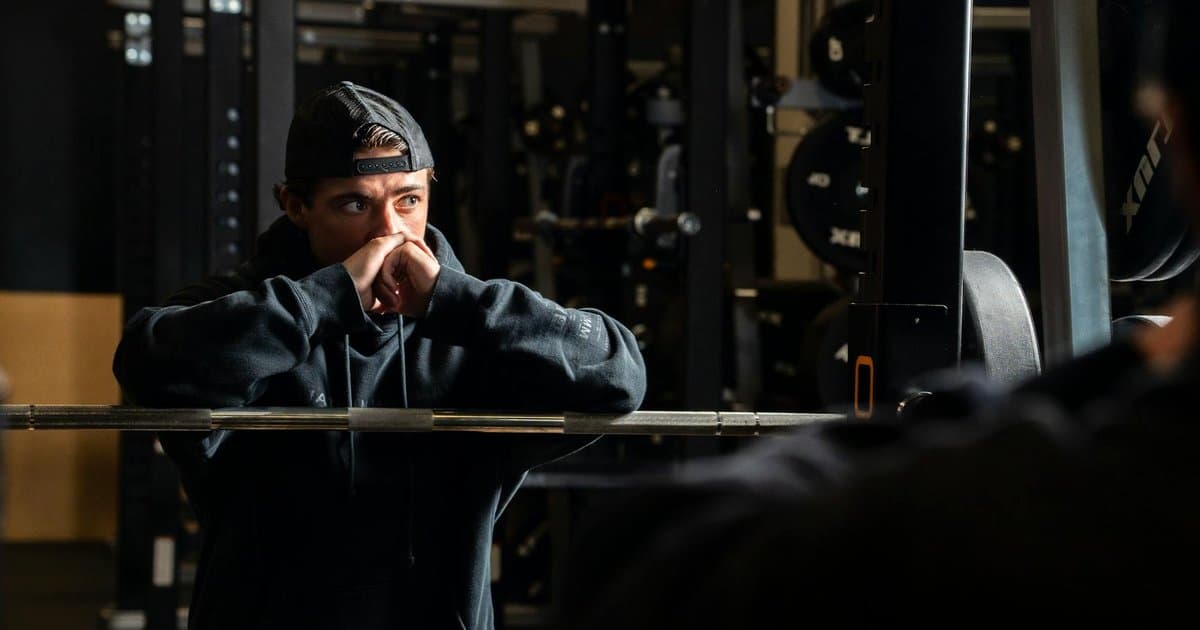 The 2 Minute Rest That Decides Your Strength Gains